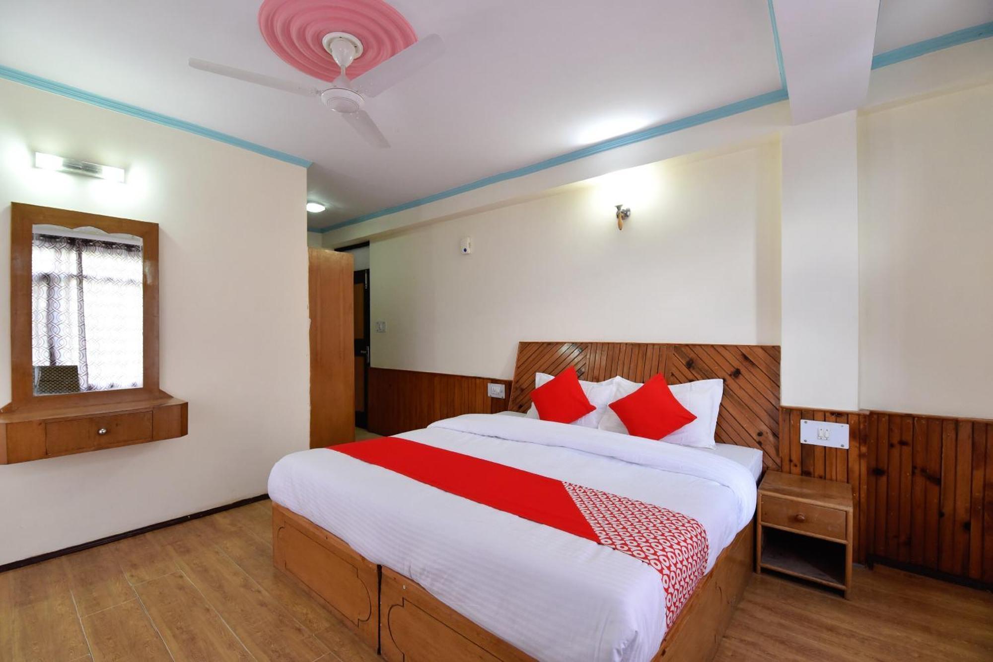 Hotel Oyo Hill View Manāli Zewnętrze zdjęcie